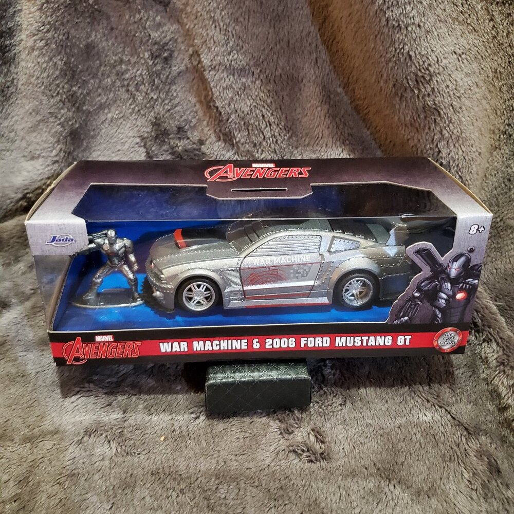 Jada Marvel Avengers 2006 Ford 1:32 Mustang GT & War Machine Figure